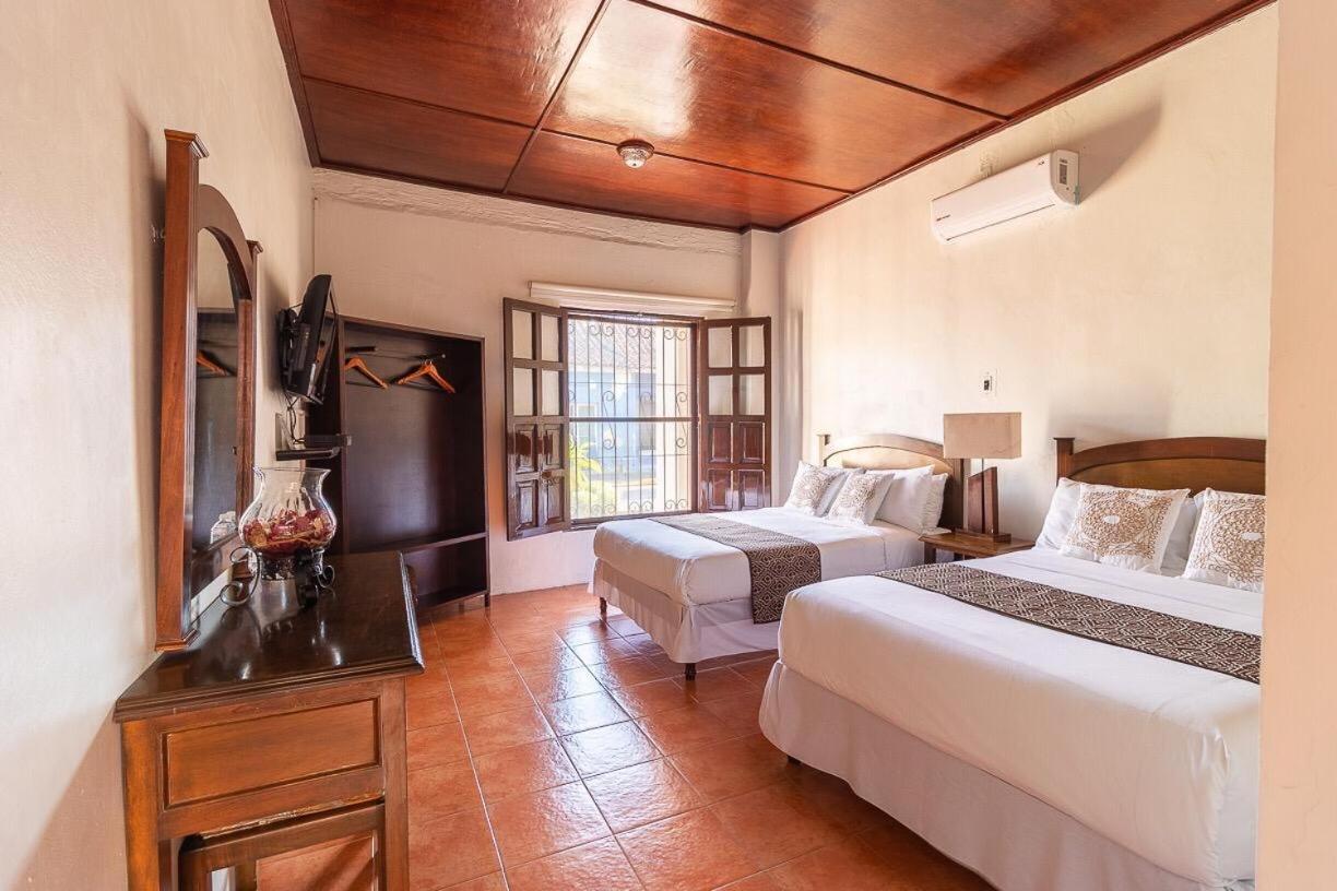 Hotel Dona Juana Тлакотаплан Екстериор снимка